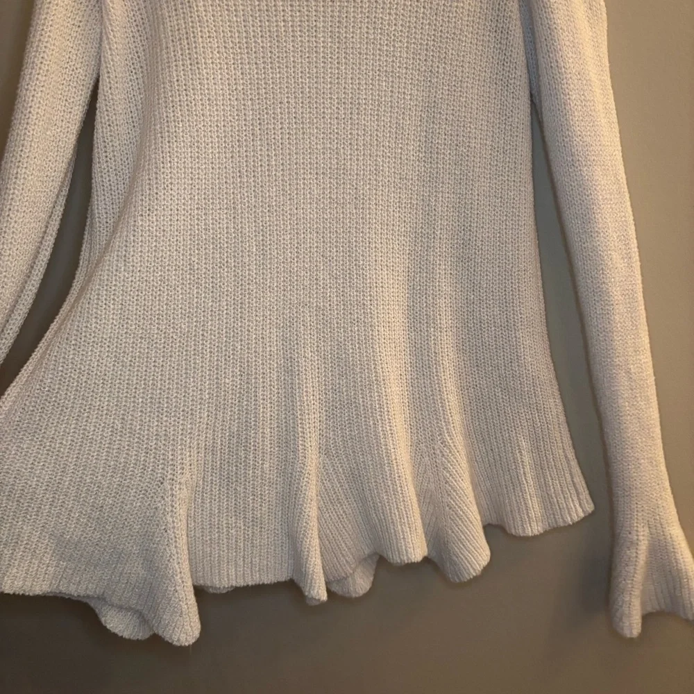 NWT Express Women’s White Long-sleeve Sweater Size L